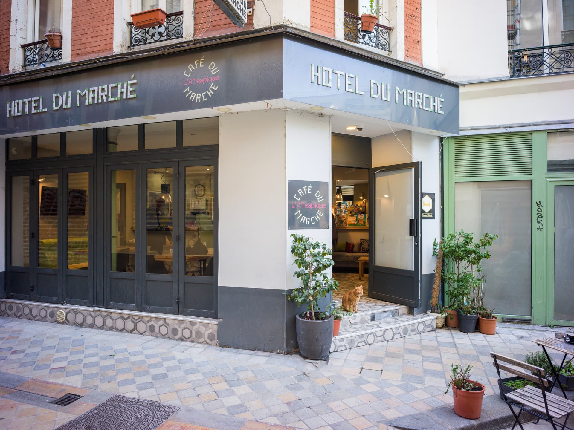 Façade de l'Hôtel du Marché — passage du Marché, Paris 10e